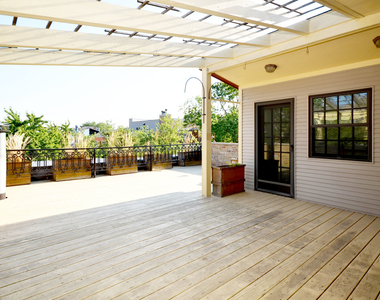 622 W Briar Place - Photo Thumbnail 24