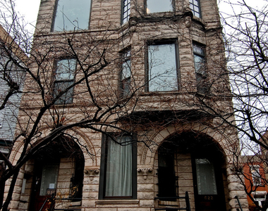 622 W Briar Place - Photo Thumbnail 2