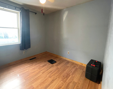 310 Johnson Street - Photo Thumbnail 4