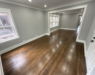 2552 N Austin Avenue - Photo Thumbnail 3