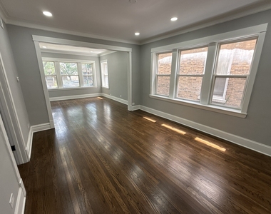 2552 N Austin Avenue - Photo Thumbnail 6