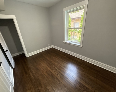 2552 N Austin Avenue - Photo Thumbnail 11