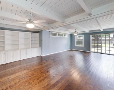 1706 Illinois Road - Photo Thumbnail 11