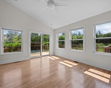 333 Warwick Road - Photo Thumbnail 8