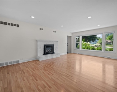 333 Warwick Road - Photo Thumbnail 7