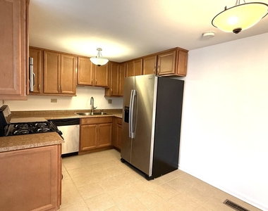 206 Barcliffe Lane - Photo Thumbnail 4