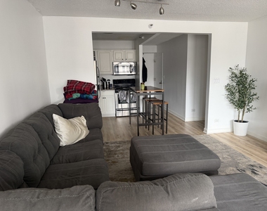 10 E Ontario Street - Photo Thumbnail 1
