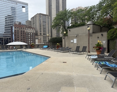 10 E Ontario Street - Photo Thumbnail 16