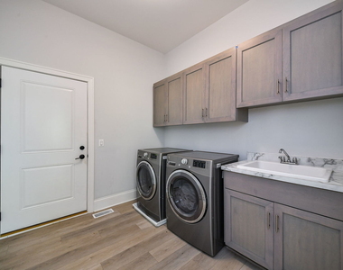 2447 Sharon Court - Photo Thumbnail 14