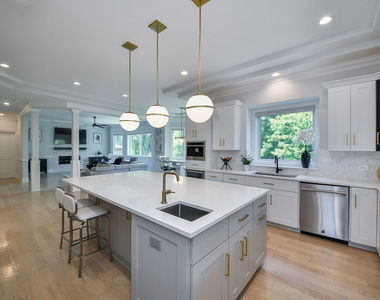 2447 Sharon Court - Photo Thumbnail 2