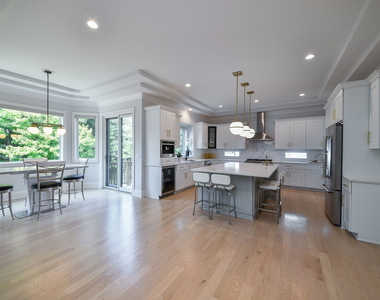2447 Sharon Court - Photo Thumbnail 6