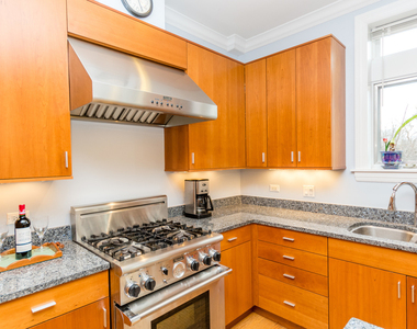 4113 N Southport Avenue - Photo Thumbnail 7
