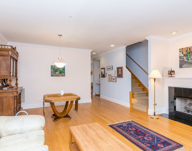 4113 N Southport Avenue - Photo Thumbnail 4