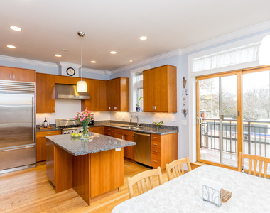 4113 N Southport Avenue - Photo Thumbnail 8
