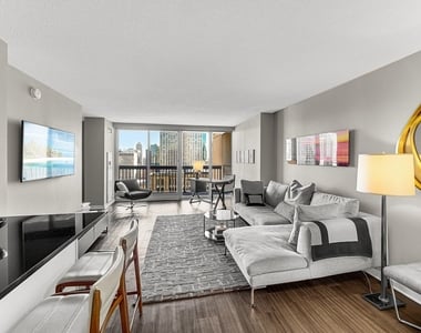 545 N Dearborn Street - Photo Thumbnail 2