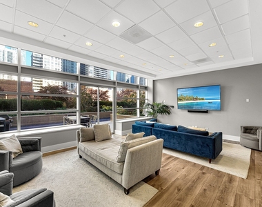 545 N Dearborn Street - Photo Thumbnail 18