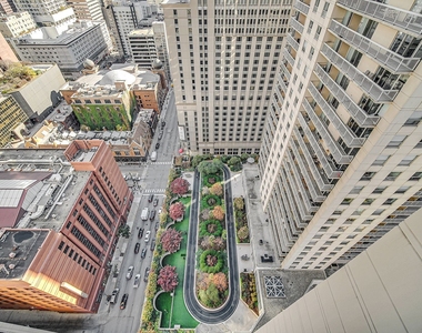 545 N Dearborn Street - Photo Thumbnail 14
