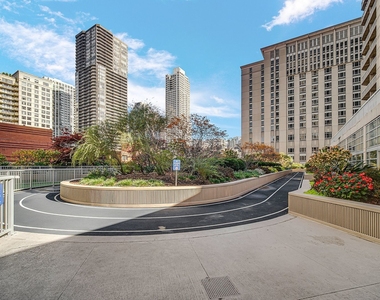 545 N Dearborn Street - Photo Thumbnail 15