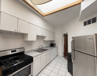 1524 W Jarvis Avenue - Photo Thumbnail 5