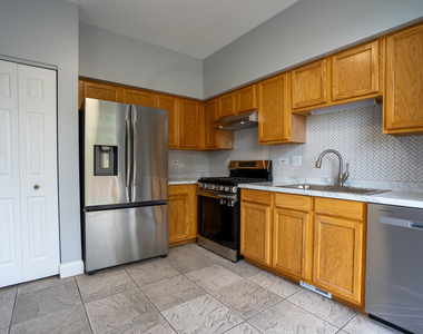 2837 Oakmont Drive - Photo Thumbnail 4
