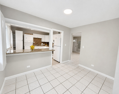 6847 Hawthorne Lane - Photo Thumbnail 8