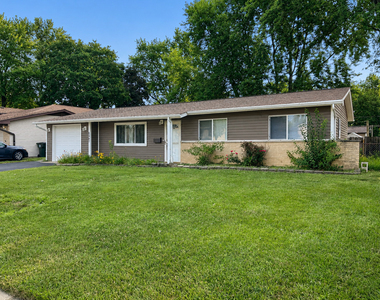 6847 Hawthorne Lane - Photo Thumbnail 2