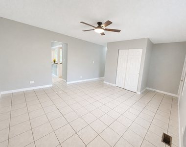 6847 Hawthorne Lane - Photo Thumbnail 6