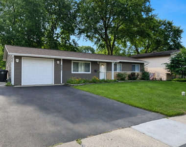6847 Hawthorne Lane - Photo Thumbnail 1