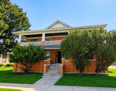 494 S Chicago Avenue - Photo Thumbnail 6