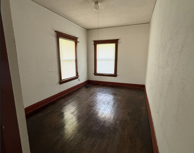 494 S Chicago Avenue - Photo Thumbnail 8