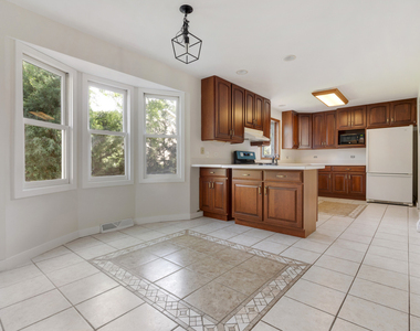 616 Blue Spruce Lane - Photo Thumbnail 10