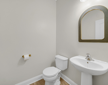 803 W Courtland Street - Photo Thumbnail 12