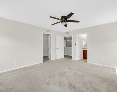 803 W Courtland Street - Photo Thumbnail 14