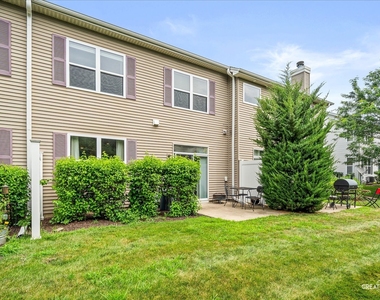 366 Chesapeake Lane - Photo Thumbnail 16
