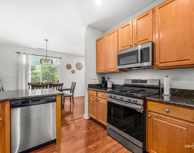 366 Chesapeake Lane - Photo Thumbnail 6