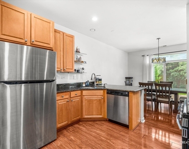 366 Chesapeake Lane - Photo Thumbnail 5