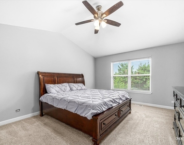 366 Chesapeake Lane - Photo Thumbnail 9