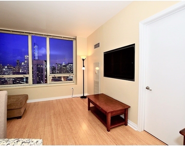 33 W Ontario Street - Photo Thumbnail 4