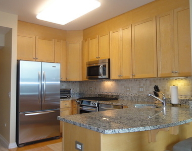 33 W Ontario Street - Photo Thumbnail 3