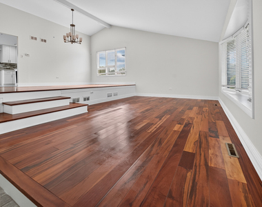 16w707 90th Street - Photo Thumbnail 1