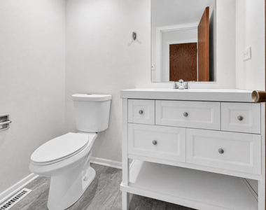 16w707 90th Street - Photo Thumbnail 9