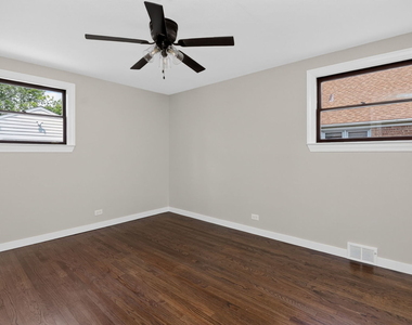112 S Iowa Avenue - Photo Thumbnail 10