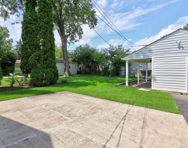 112 S Iowa Avenue - Photo Thumbnail 17