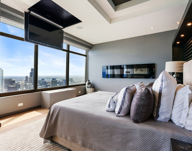 175 E Delaware Place - Photo Thumbnail 45