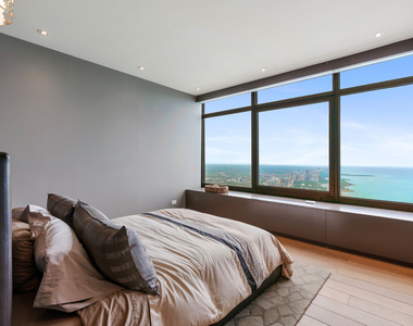 175 E Delaware Place - Photo Thumbnail 36
