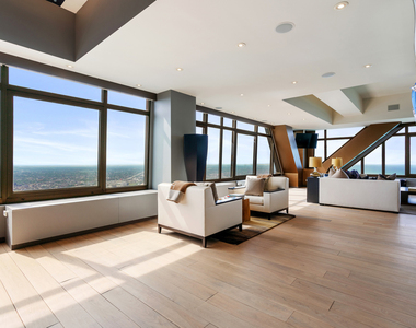 175 E Delaware Place - Photo Thumbnail 25