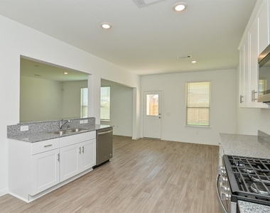 1005 Greenshank Drive - Photo Thumbnail 12