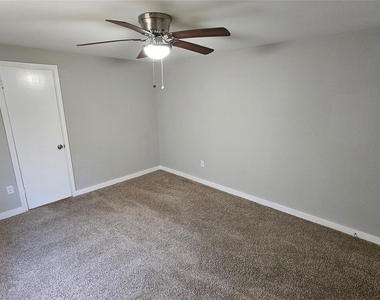 5731 W Airport Boulevard - Photo Thumbnail 18