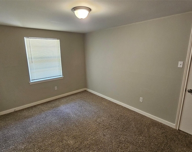 5731 W Airport Boulevard - Photo Thumbnail 13