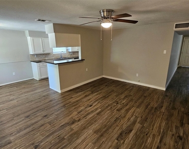5731 W Airport Boulevard - Photo Thumbnail 7